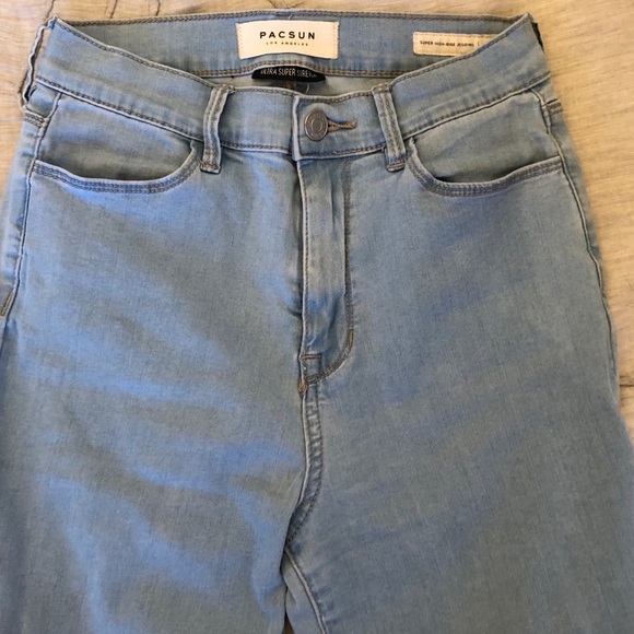 Light blue wash skinny jeans - Picture 3 of 7